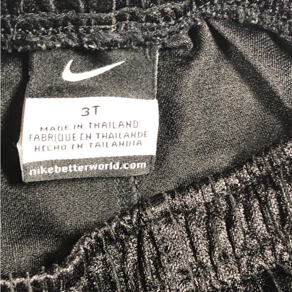 Nike Black  And White Basketball Shorts - Picture 4 of 4